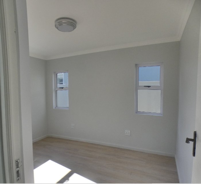 3 Bedroom Property for Sale in Somerset Lakes Western Cape